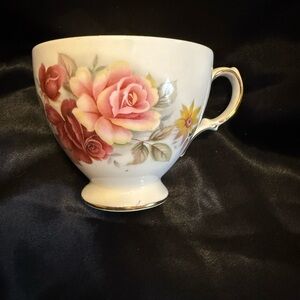 Vintage 60’s Queen Anne Teacup pattern 8517 England Bone China Replacement Cup
